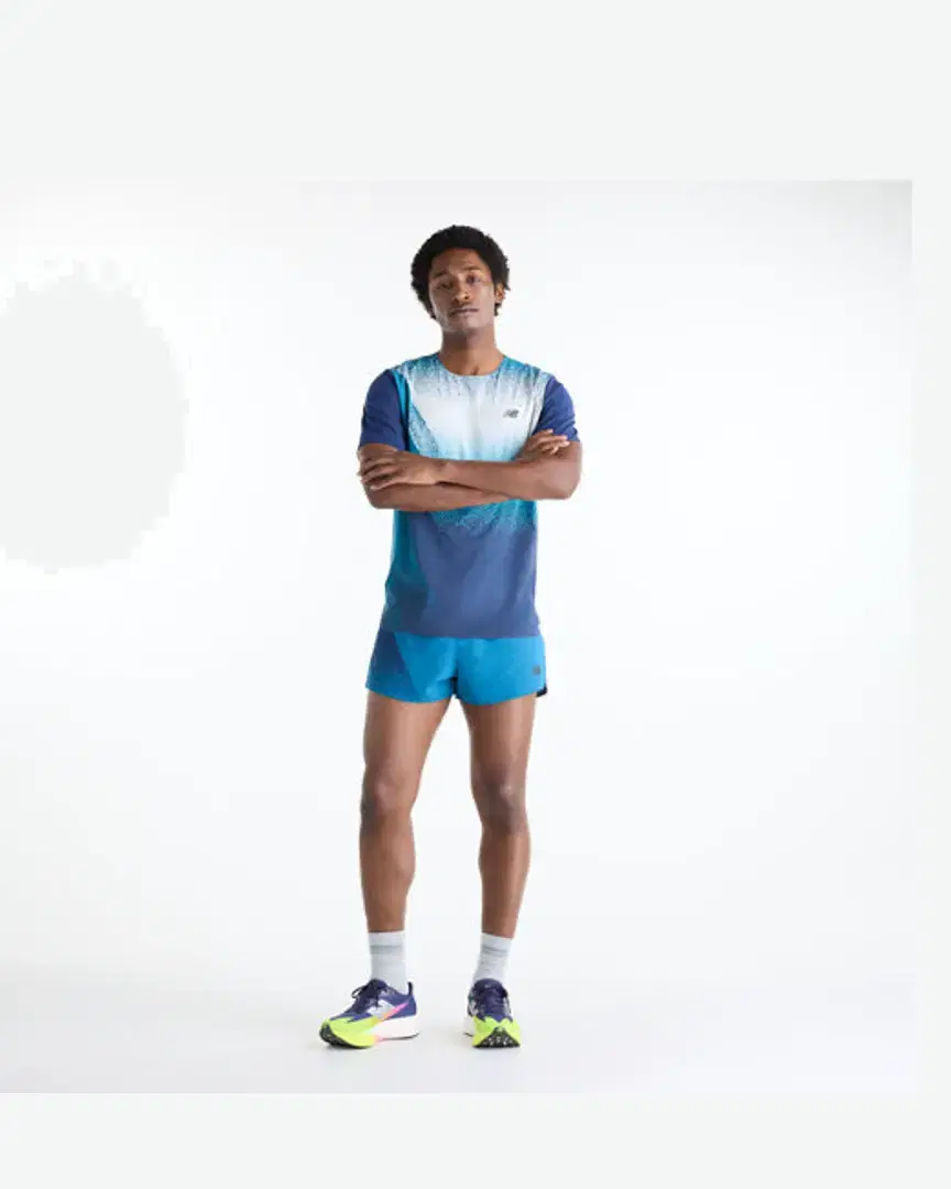 New Balance Race Day Ultra Light Printed T-Shirt M - MT61Q7IDATD (1) au meilleur prix !