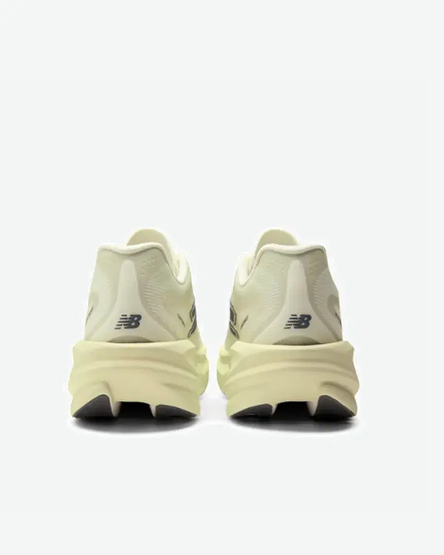 New Balance Supercomp Rebel W - WREBX10U (4) au meilleur prix !