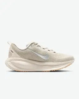 Nike Vomero 18 Femme – 3/4