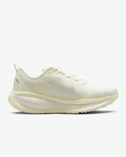 Nike Vomero 18 Femme – 3/4