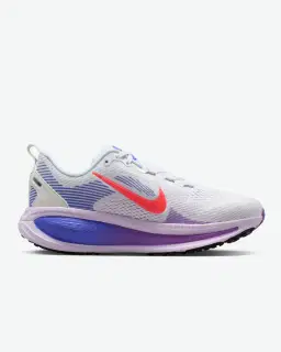 Nike Vomero 18 Femme – 3/4