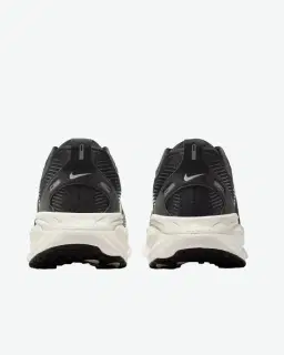 Nike Vomero 18 Wide Homme – 2/5