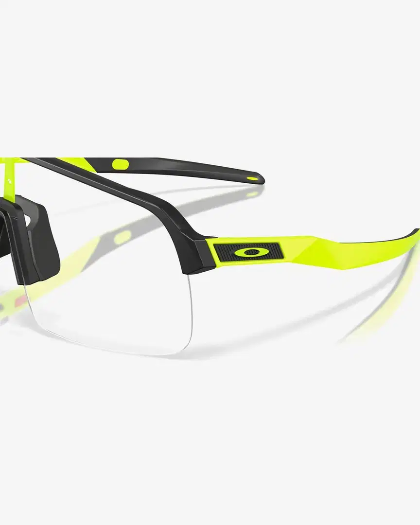 Oakley Sutro Lite - OO9463-946380 (4) au meilleur prix !