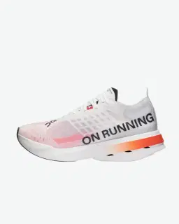 On Cloudboom Strike Femme – 4/5