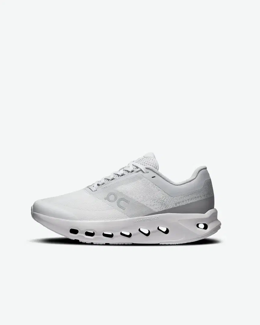 On Running Cloudsurfer Youth - Unisex (12) au meilleur prix !