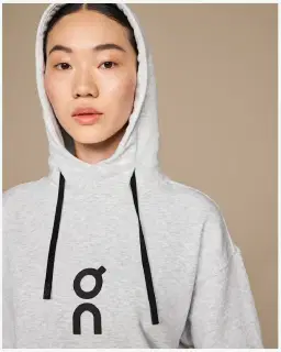 On Running Club Hoodie Femme – 4/4