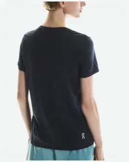 On Running Core-T Femme – 4/5