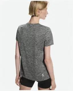 On Running Core-T Femme – 4/5