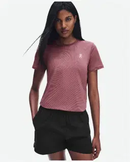 On Running Core-T Femme – 2/5