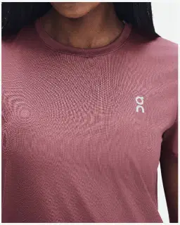 On Running Core-T Femme – 4/5