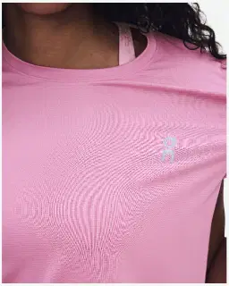 On Running Core-T Femme – 4/5