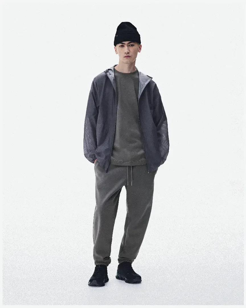 On Running Explore Lightweight Waterproof Jacket M