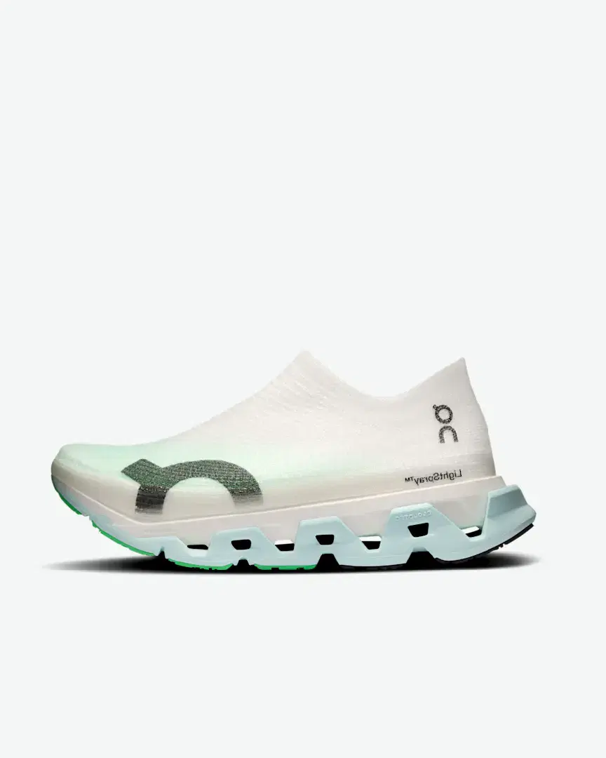 On Running Lightspray Cloudmonster 3 Hyper - 3UG10015162 (0) au meilleur prix !