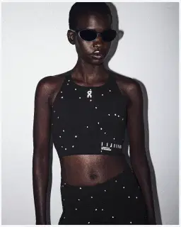 On Running Performance Crop Femme – 2/5