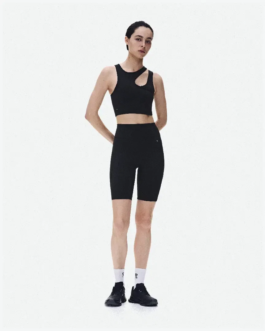 On Running Studio Asymmetric Crop W