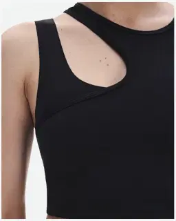 On Running Studio Asymmetric Crop Femme – 2/5
