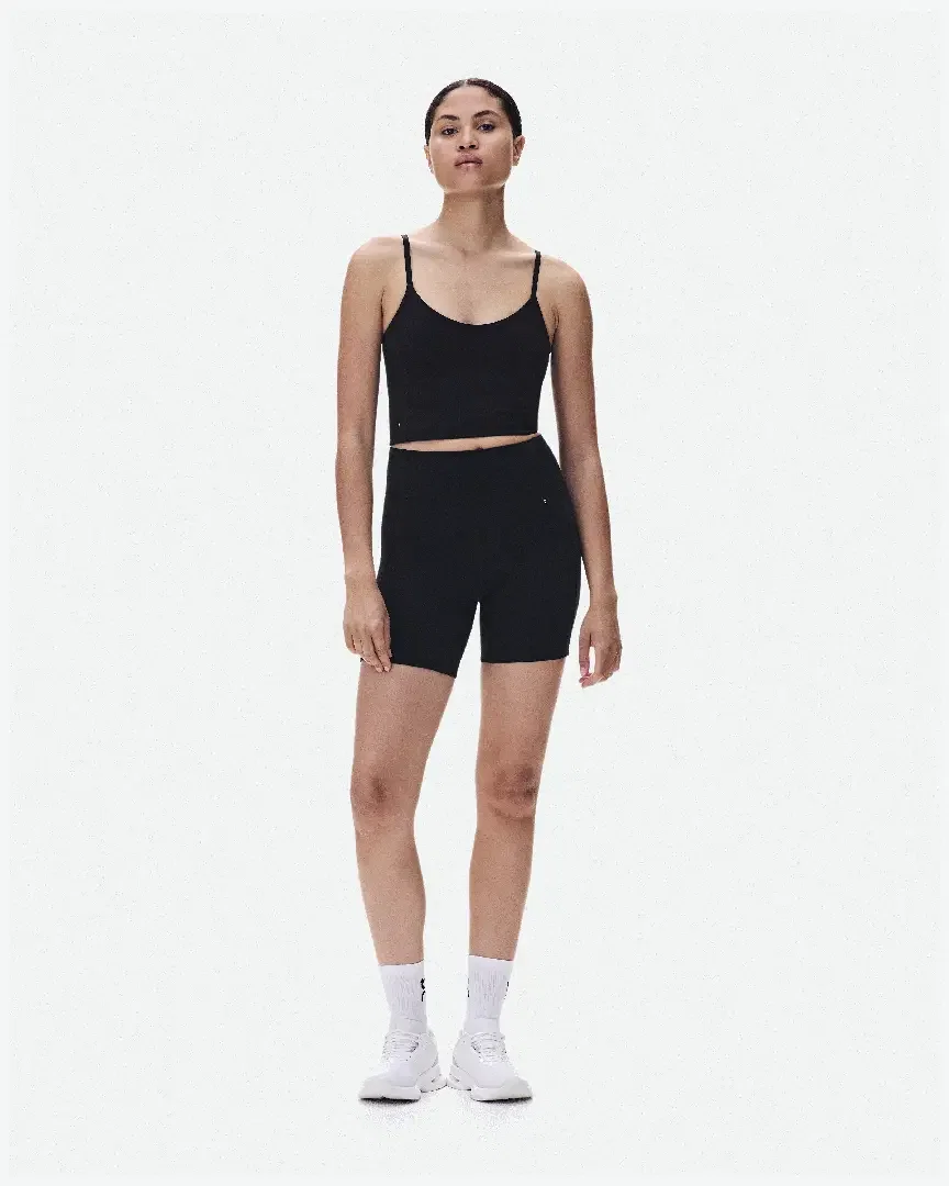 On Running Studio Crop W
