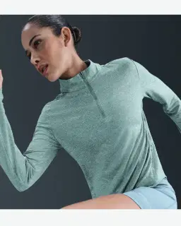 Pull 1/4 zip anti-UV Dri-FIT Nike Swift Femme – 3/4