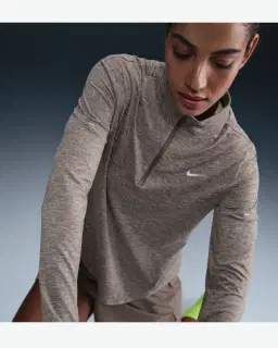 Pull 1/4 zip anti-UV Dri-FIT Nike Swift Femme – 3/4