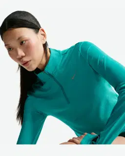 Pull 1/4 zip anti-UV Dri-FIT Nike Swift Femme – 3/4