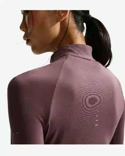 Pull 1/4 zip anti-UV Dri-FIT Nike Swift Femme – 2/4