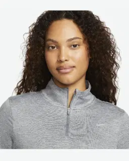 Pull 1/4 zip avec protection UV Nike Swift Femme – 3/4