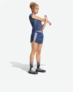short adidas imprimé intégral own the run excite aeroready Femme – 3/4