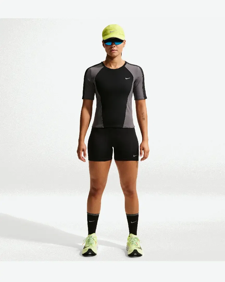 Short ajusté Nike Tempo taille haute 10 cm Femme