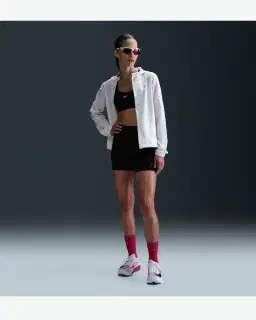 Short ajusté taille haute avec poches 10 cm Nike Swift Femme – 1/4