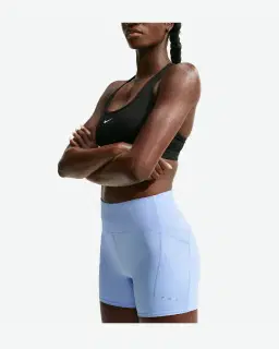 Short ajusté taille haute avec poches 10 cm Nike Swift Femme – 2/4