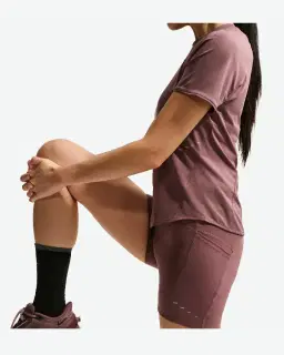 Short ajusté taille haute avec poches 10 cm Nike Swift Femme – 4/4