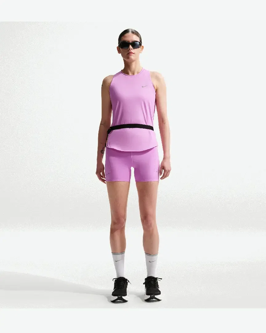 Short ajusté taille haute avec poches 10 cm Nike Swift Femme