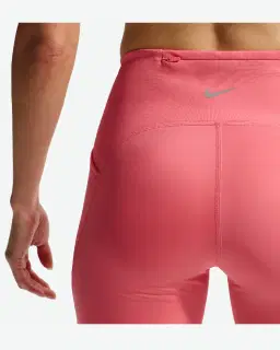 Short ajusté taille haute avec poches 10 cm Nike Swift Femme – 3/4