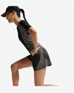 Short taille haute déperlant avec sous-short intégré Nike Swift Femme – 4/4