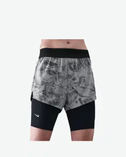 Short 2-en-1 taille mi-haute Dri-FIT Nike Swift Femme – 1/3