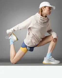 sweat-shirt adidas à capuche own the run 3 bandes Femme – 4/4