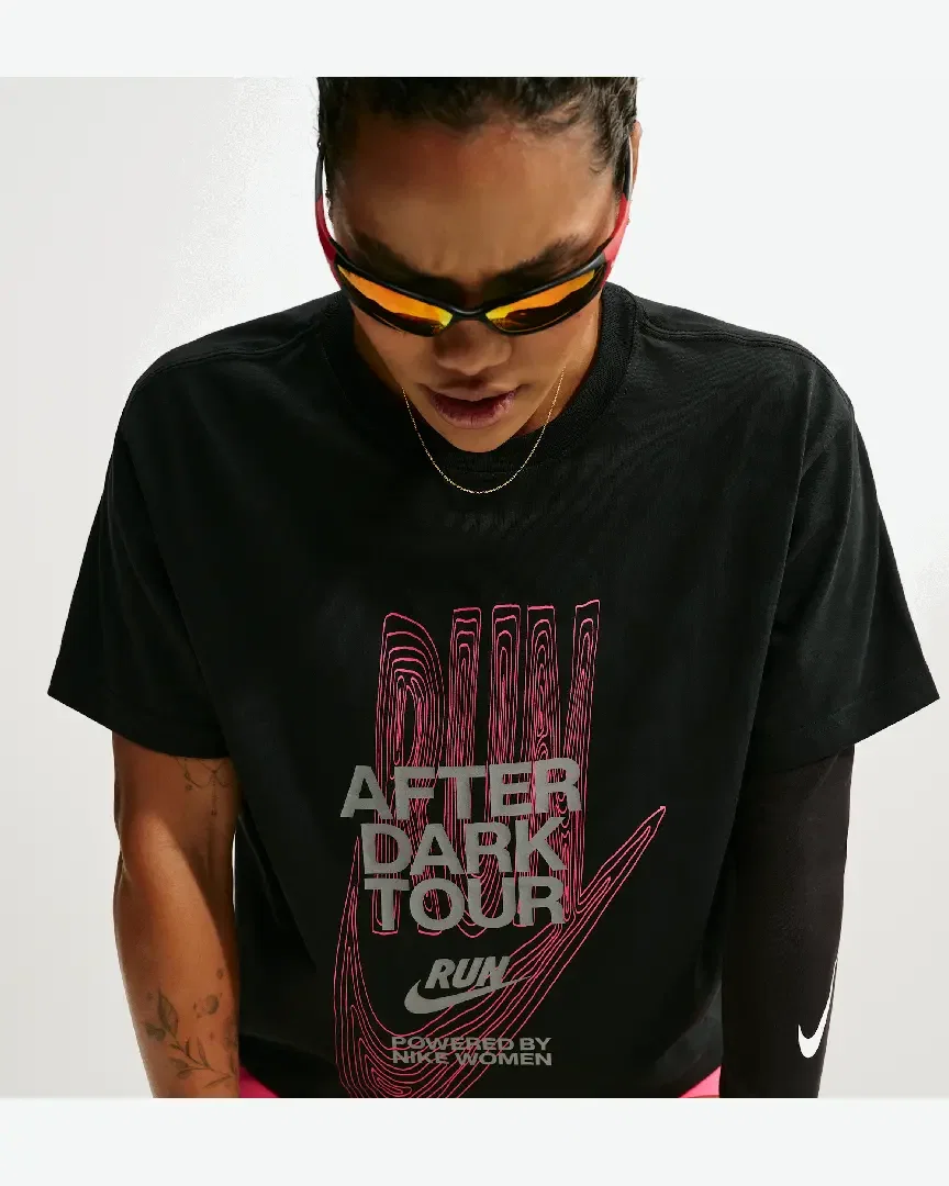 T-shirt à manches courtes Dri-FIT Nike After Dark Tour Femme