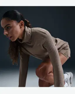 Tee-shirt à col roulé Nike Therma-FIT Swift Femme – 3/4