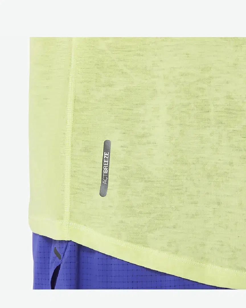Tee-Shirt À Manches Courtes Asics Metarun Pattern W - 2012C859-750 (5) au meilleur prix !