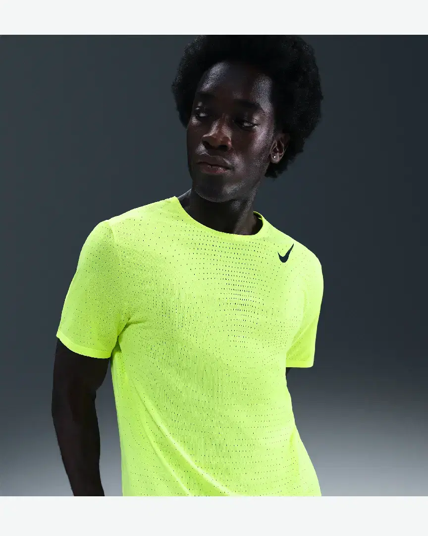 Tee-Shirt Nike Aeroswift M - Men (13) au meilleur prix !
