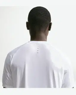 Tee-shirt à manches courtes et motifs réfléchissants Dri-FIT ADV Nike Stride Homme – 2/4