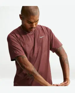 Tee-shirt à manches courtes et motifs réfléchissants Dri-FIT ADV Nike Stride Homme – 1/4