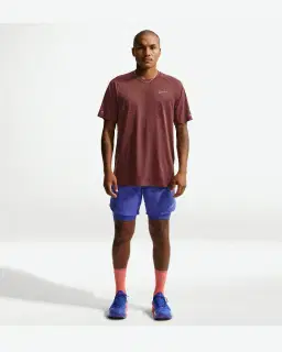 Tee-shirt à manches courtes et motifs réfléchissants Dri-FIT ADV Nike Stride Homme – 4/4