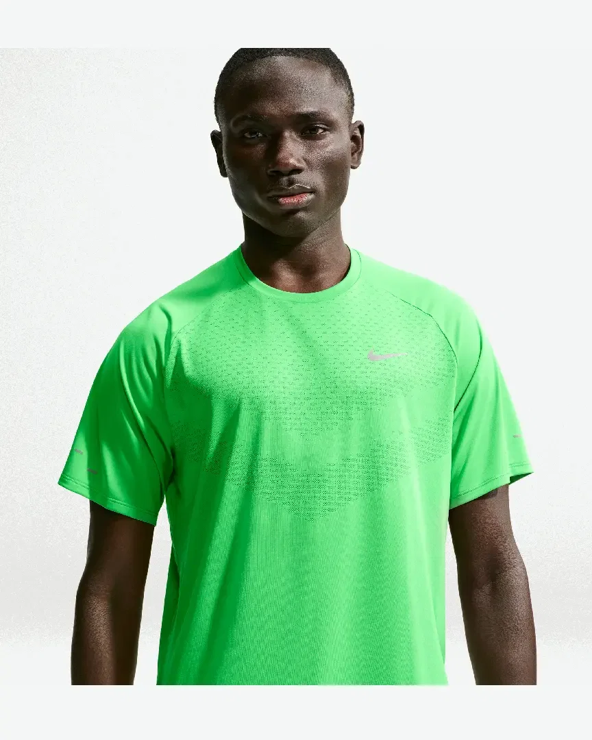 Tee-shirt à manches courtes et motifs réfléchissants Dri-FIT ADV Nike Stride Homme