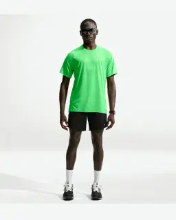 Tee-shirt à manches courtes et motifs réfléchissants Dri-FIT ADV Nike Stride Homme – 4/4