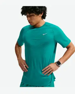 Tee-shirt à manches courtes et motifs réfléchissants Dri-FIT ADV Nike Stride Homme – 1/4