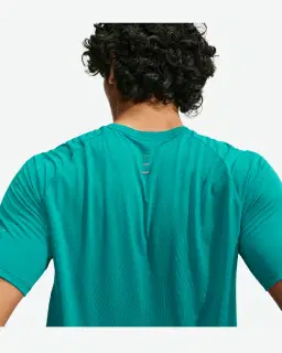 Tee-shirt à manches courtes et motifs réfléchissants Dri-FIT ADV Nike Stride Homme – 2/4