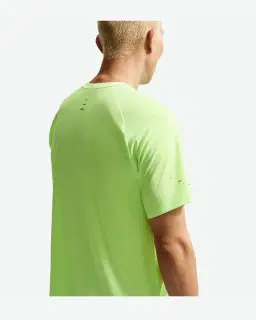 Tee-shirt à manches courtes et motifs réfléchissants Dri-FIT ADV Nike Stride Homme – 2/4