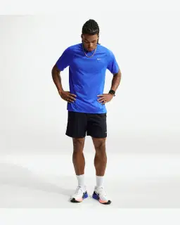 Tee-shirt à manches courtes et motifs réfléchissants Dri-FIT ADV Nike Stride Homme – 4/4