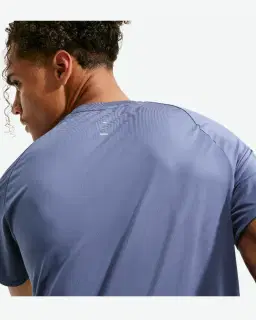Tee-shirt à manches courtes et motifs réfléchissants Dri-FIT ADV Nike Stride Homme – 2/4